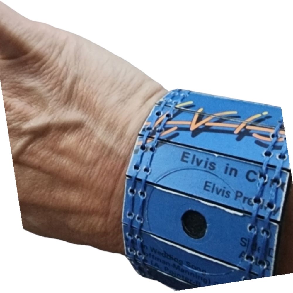 Broken Record Vinyl Collection Wristband - Elvis Presley- Elvis in Concert